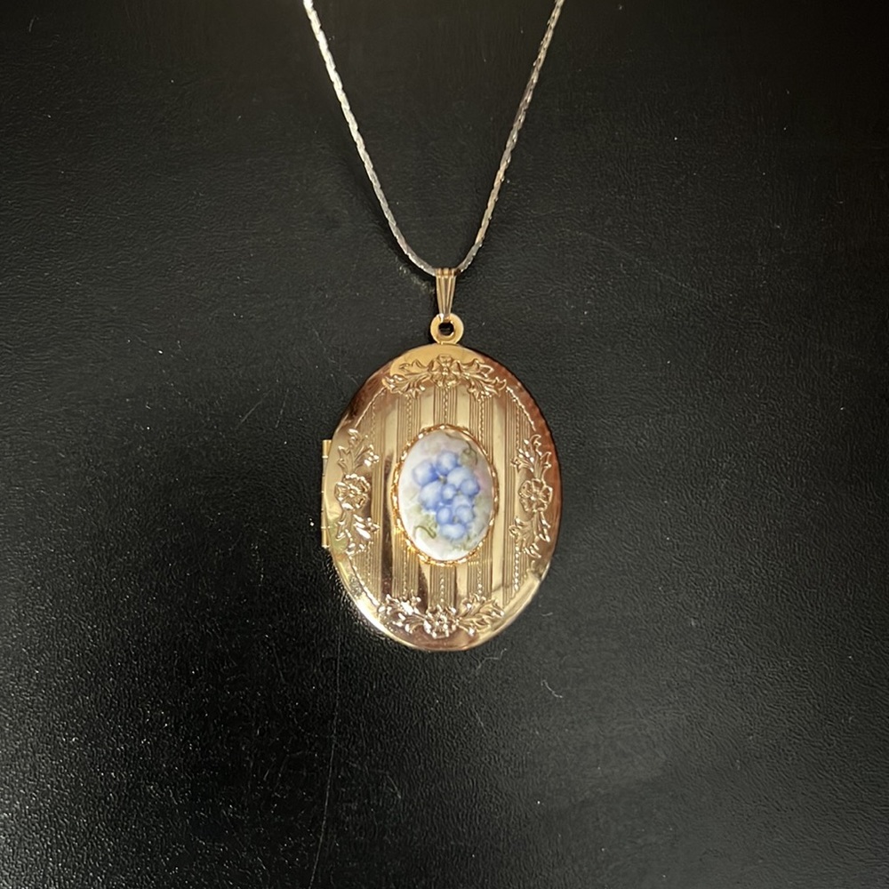 Vintage locket necklace long chain ladies